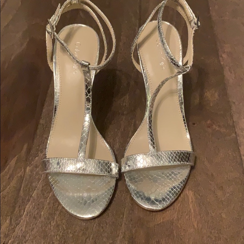 Calvin Klein Silver textured Heel